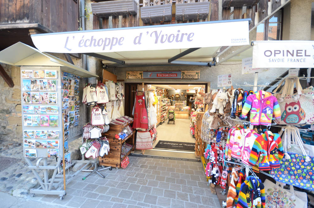 Enseigne du magasin - Agencement Yvoire 74