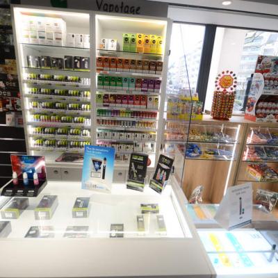 Vitrine lumineuse e-cigarettes en comptoir - Annecy 74