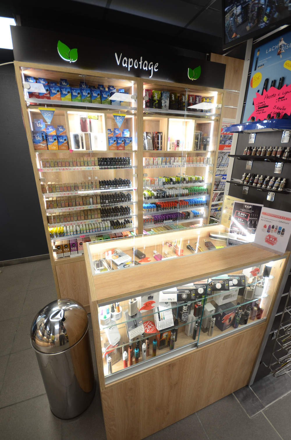 Vitrine lumineuse e-cigarettes - Agencement Annemasse 74