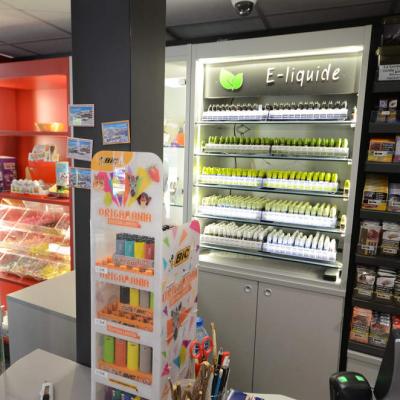 Vitrine lumineuse pour e-liquides - Agencement Moutiers 73