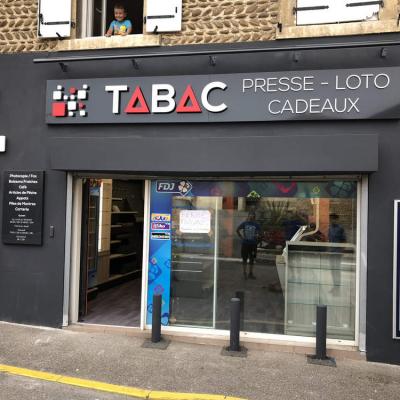 Enseigne du magasin vue 2 - Agencement Saint-Sorlin-en-Valloire 26